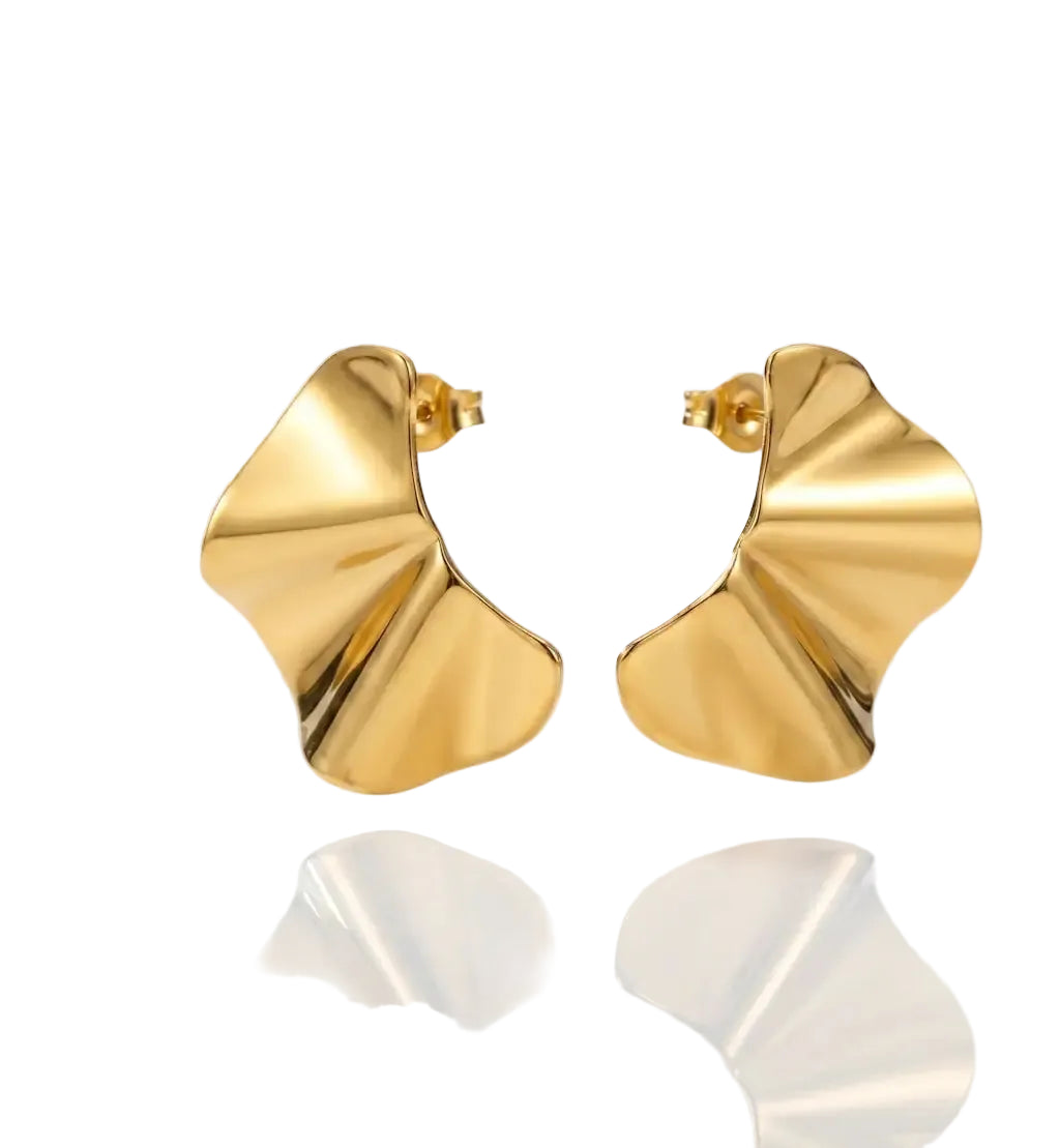 ONDA SETA – Elegante goldene Ohrstecker im Ginkgo Design aus wasserfestem 316L Edelstahl von René Rose Jewelry