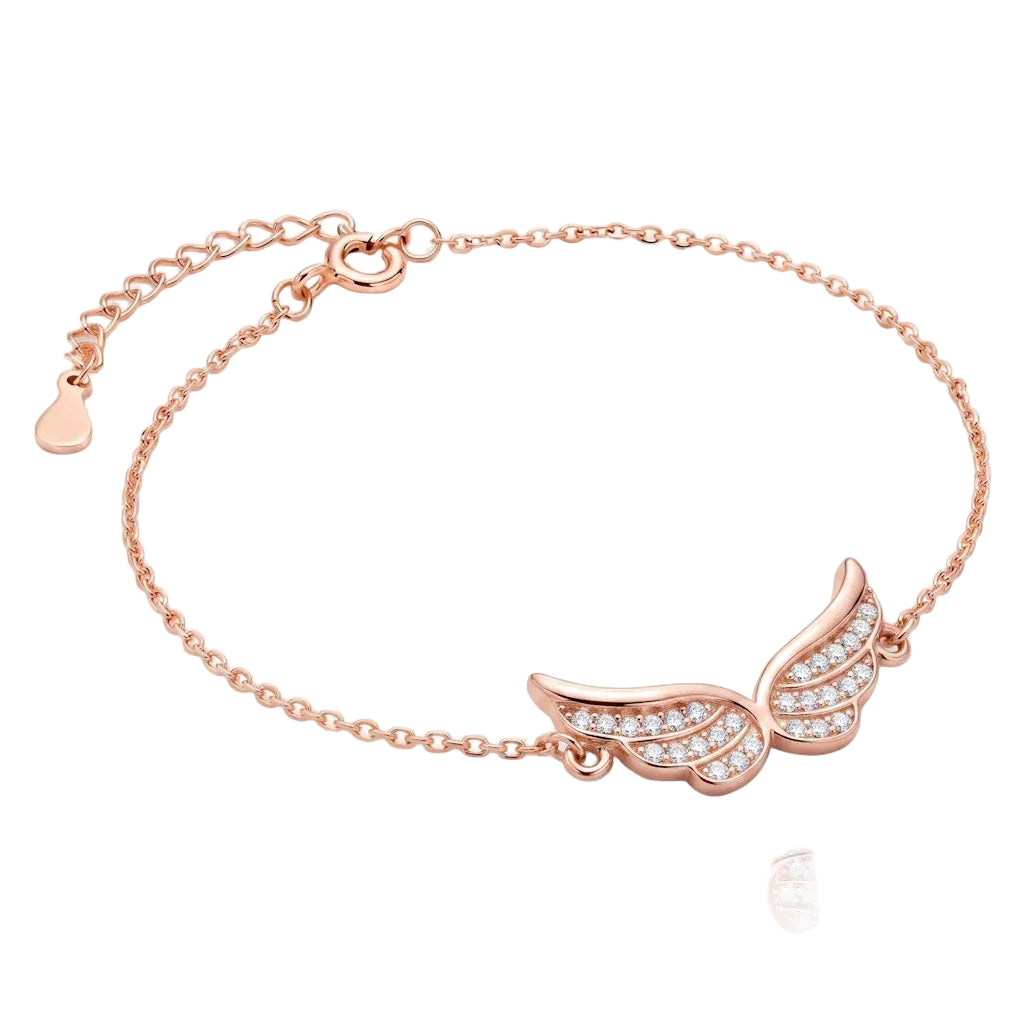 René Rose Jewelry CELESTIA Designer-Armband aus 925 Sterling Silber mit kunstvoll gestalteten Engelsflügeln, funkelnden weißen Zirkonia sowie hochwertiger 14 Karat Gelbgold- oder Roségold-Vergoldung.