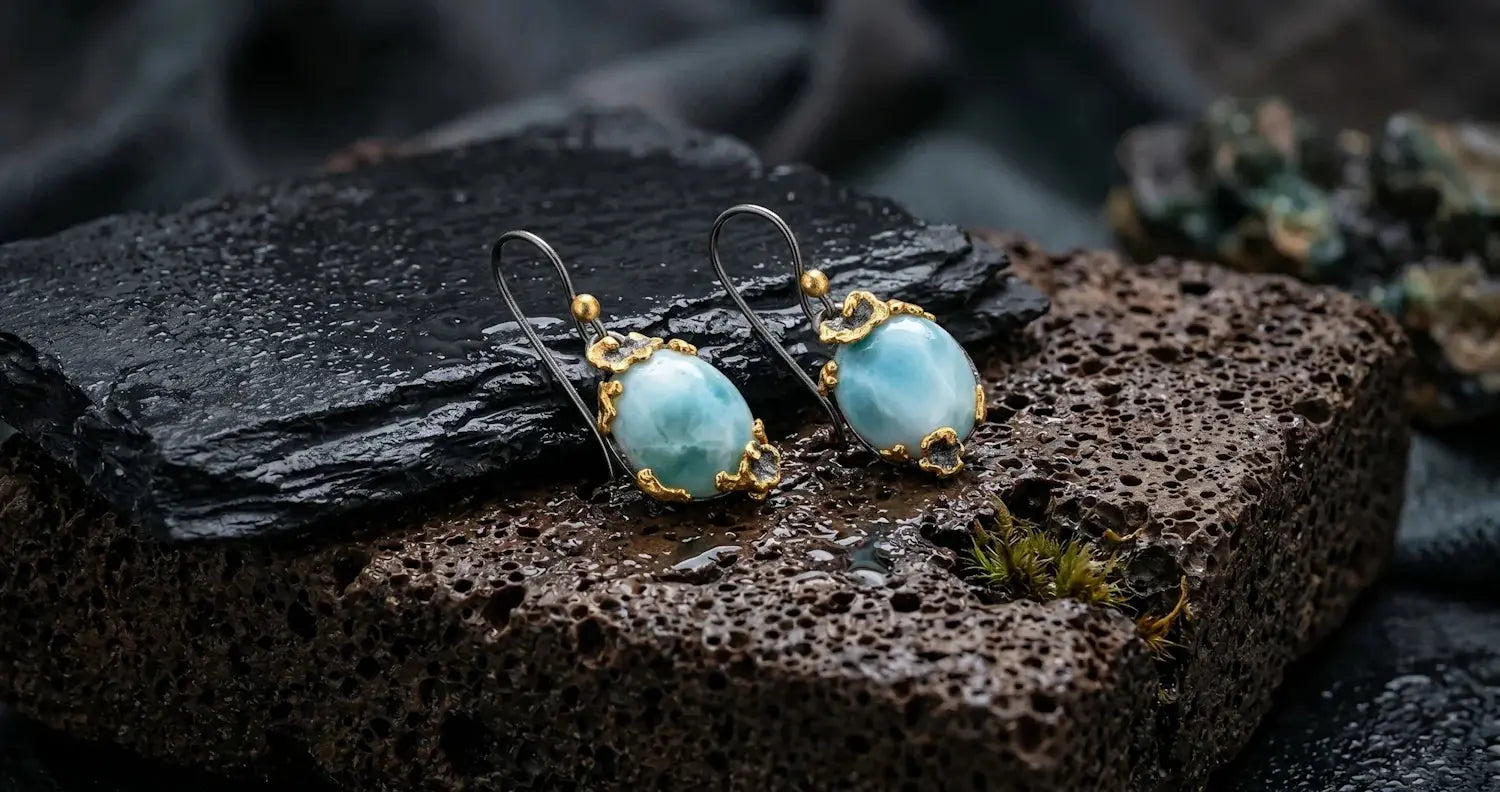 Luxus-Ohrhänger mit wolkenblauen Larimar-Steinen von René Rose Jewelry