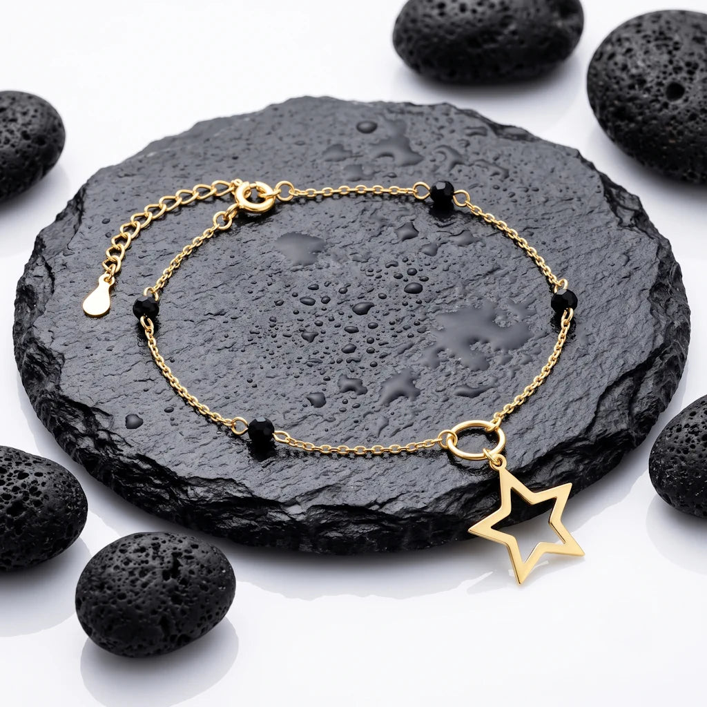 René Rose Jewelry 14K vergoldetes 925 Sterling Silber Armband mit Stern und schwarzen Spinellen auf Lavastein mit Schieferplatten