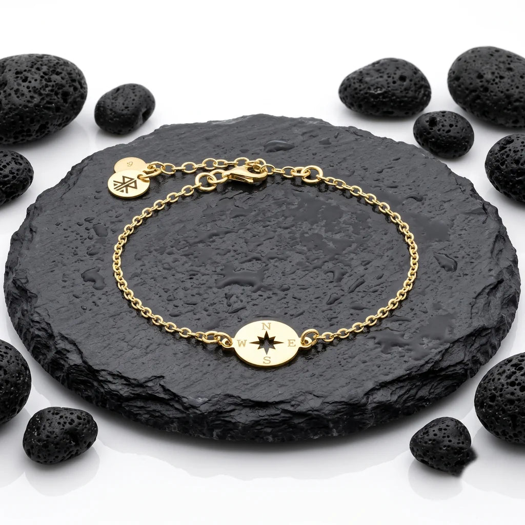 René Rose Jewelry Luxus Armband SIA aus 925 Sterling Silber mit 18K Gelbgold-Vergoldung und Kompass-Anhänger auf Lavastein mit Schieferplatten